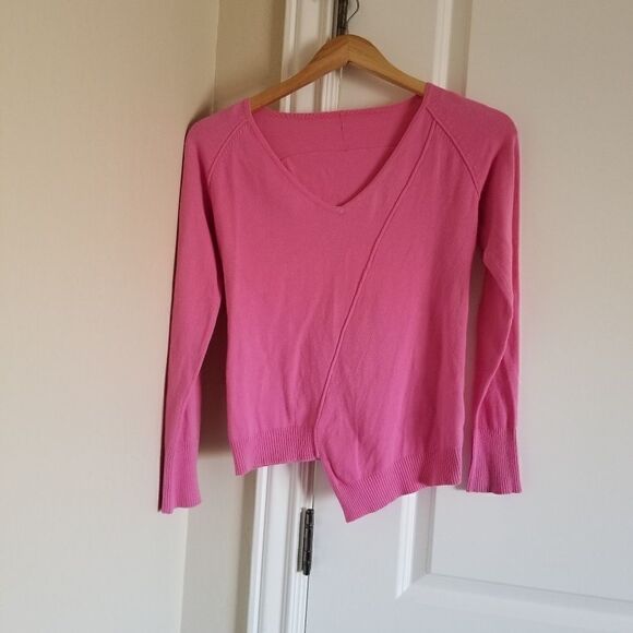 Cropped cute sweater  - Picture 2 of 4